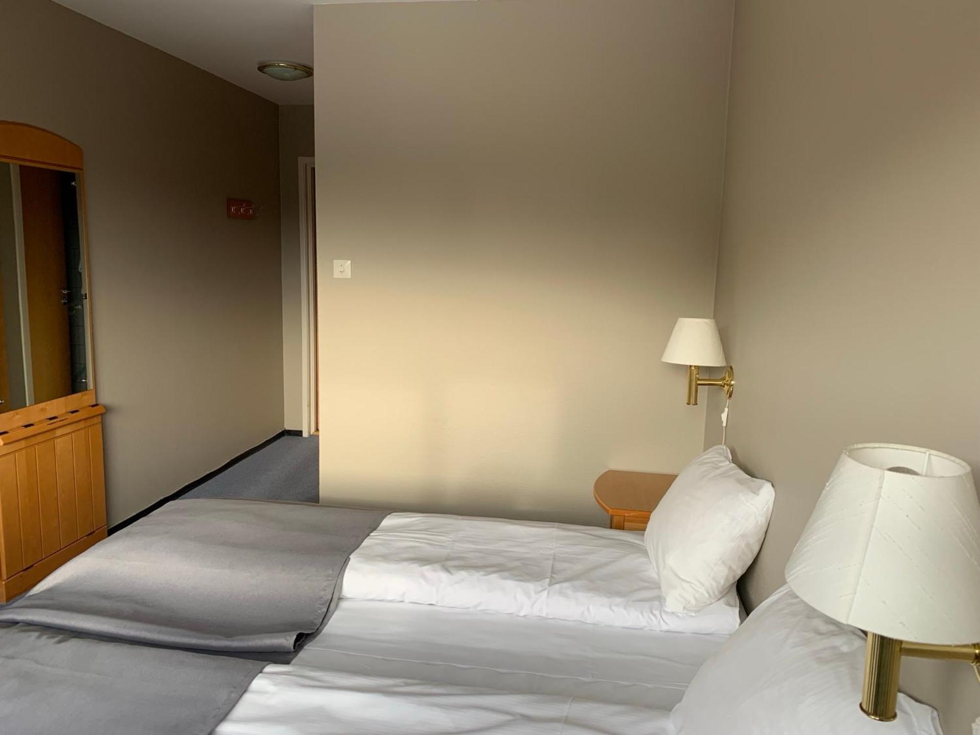 Honne Hotell Biri Chambre photo